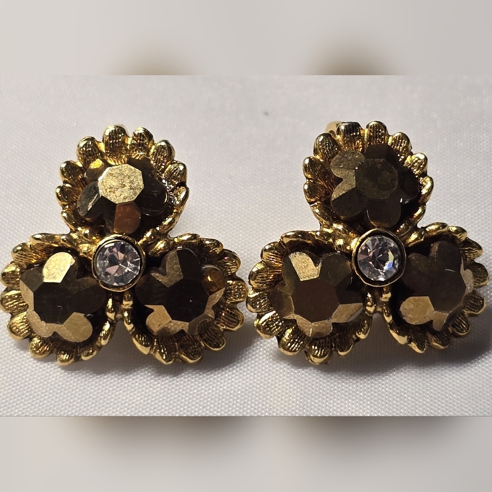 Vintage Beau Jewels Rhinestone Flower Clip On Earrings
